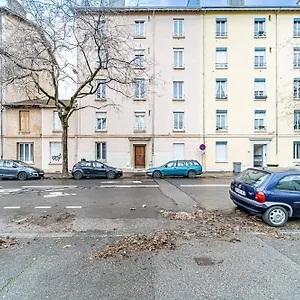 https://le-jean-jaures-2-chambres-gerland-tony-garnier.hotels-rhonealpes.com